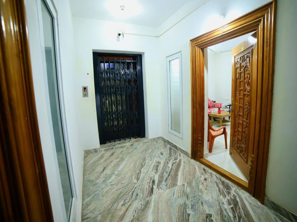Truelife Homestays - Alamelu Avenue - Fully Furnished Ac 2Bhk Apartments In Tirupati - Walkable To Restaurants & Super Market - Fast Wifi - Kitchen - Easy Access To Airport, Railway Station, Sri Padmavathi & Tirumala Temple Bagian luar foto