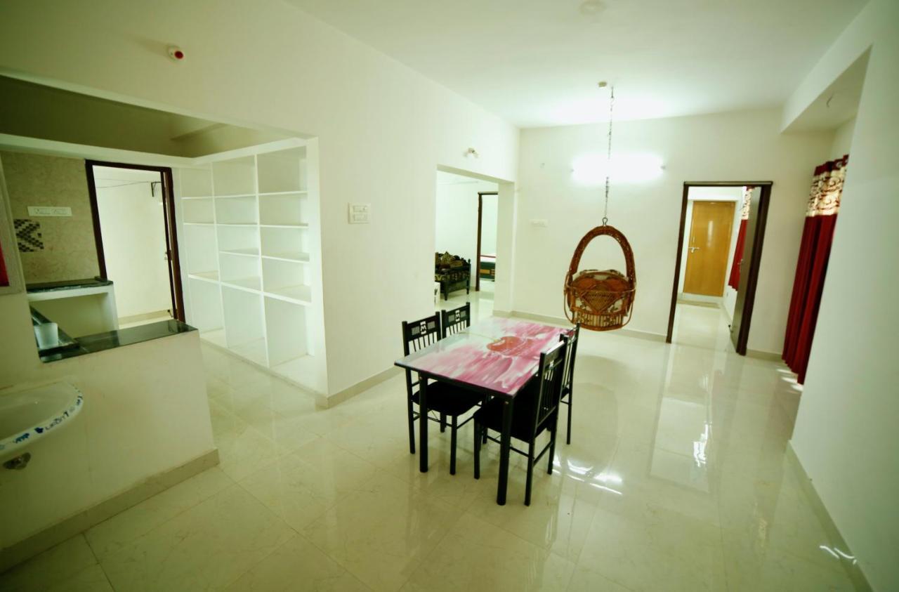 Truelife Homestays - Alamelu Avenue - Fully Furnished Ac 2Bhk Apartments In Tirupati - Walkable To Restaurants & Super Market - Fast Wifi - Kitchen - Easy Access To Airport, Railway Station, Sri Padmavathi & Tirumala Temple Bagian luar foto